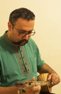 حمیدرضا-جوان-آموزش-تار-و-سه-تار (2)