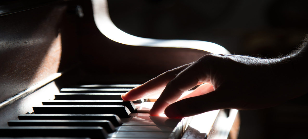 آموزش پیانو در آموزشگاه موسیقی آوادیس کرج